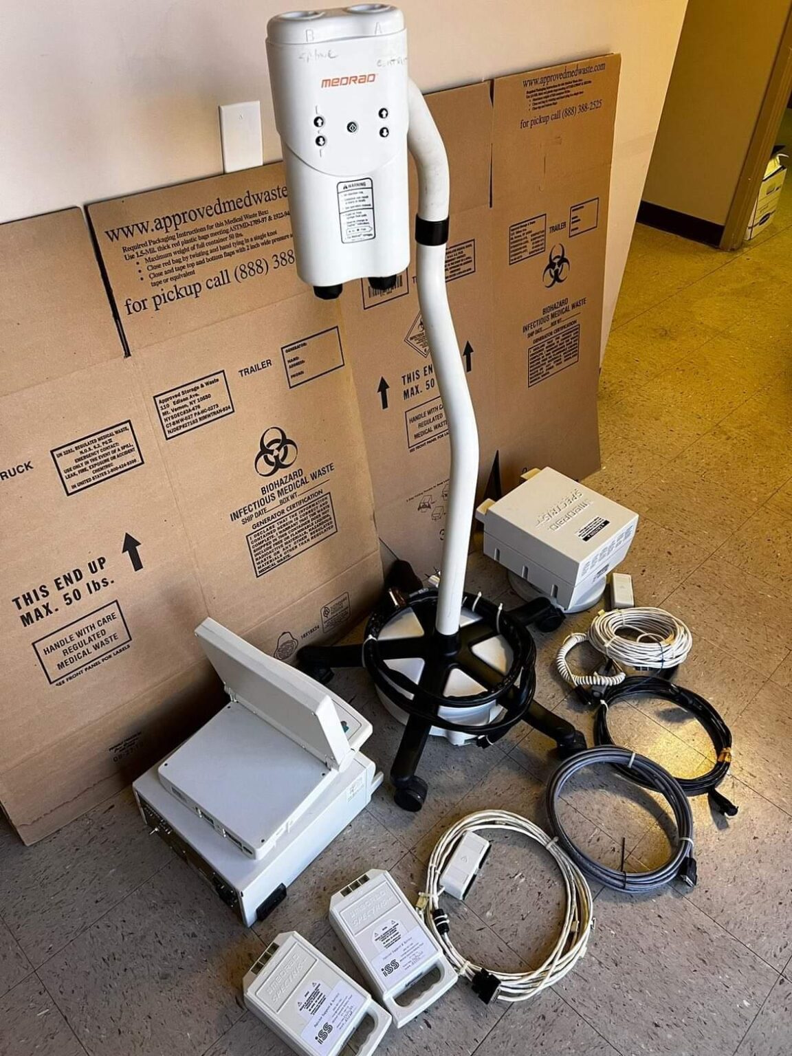 Medrad Spectris dual head stand mounted MR injector ECG