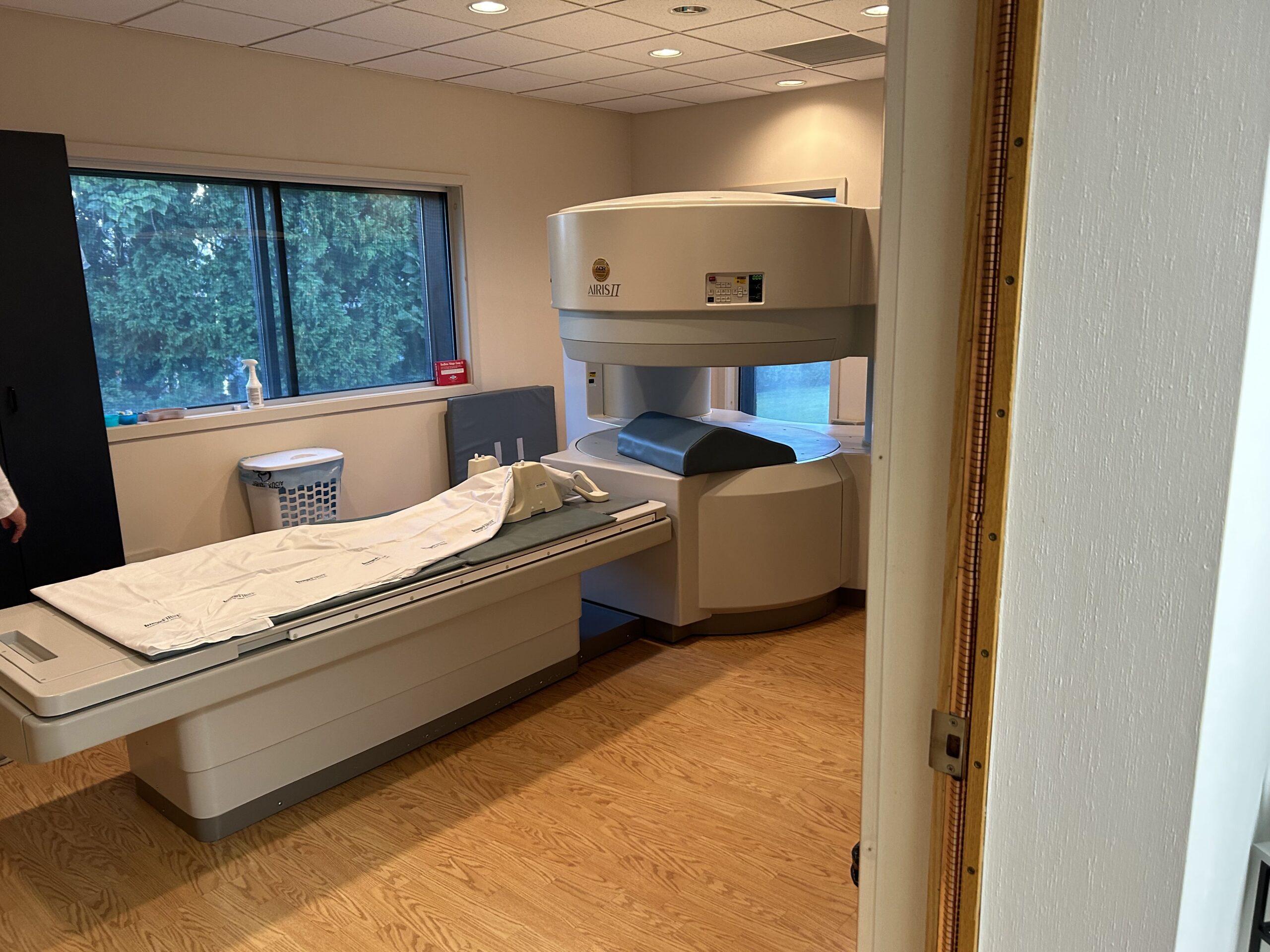 2003 Hitachi Airis II Open MRI – ECG