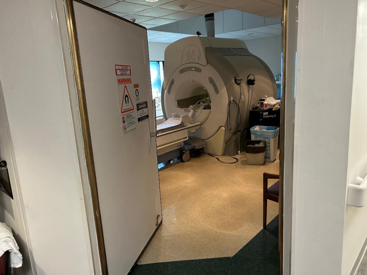 GE HDX 1.5T 16X 8CH MRI UPGRADED IN 2009 – ECG